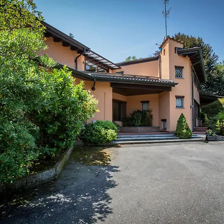 Near Arona Villa Dormelletto